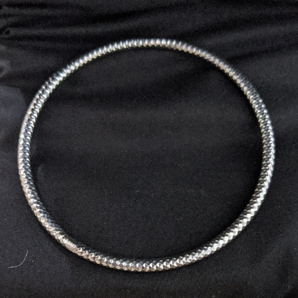 Solid Silver Toned Textured Bracelet - image 1